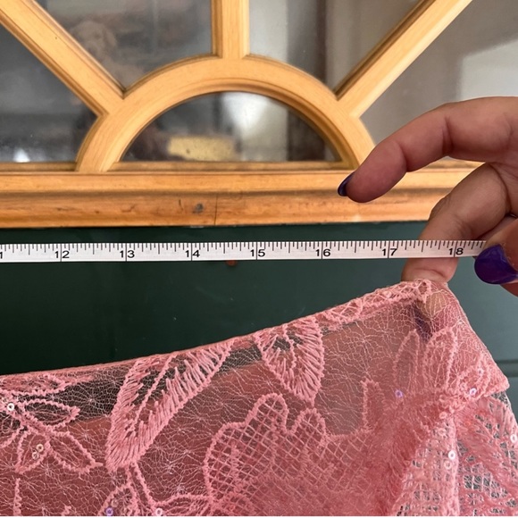 JJ House pink sequins WOMENS 26/28 With lace and sequins all over built …🫶 - Picture 10 of 10
